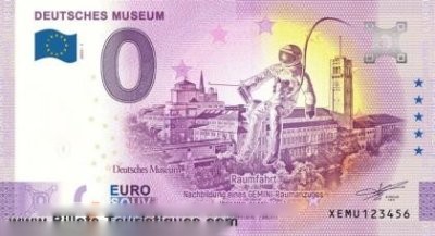 DEUTSCHES MUSEUM RAUMFAHRT Nachbildung eines GEMINI-Raumanzuges (GEMINI-IV MISSION)