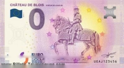 CHÂTEAU DE BLOIS STATUE DE LOUIS XII